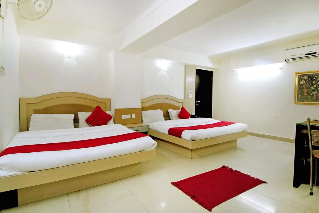 Hotel Durga International Nueva Delhi Habitación foto