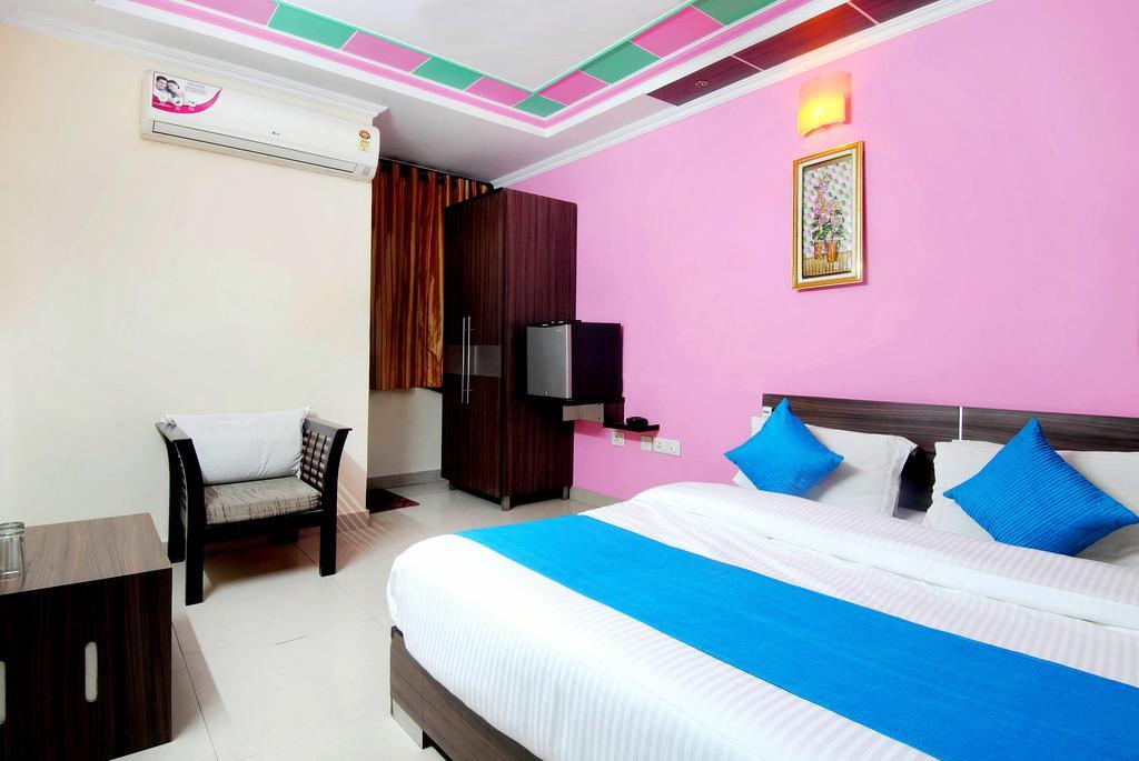 Hotel Durga International Nueva Delhi Habitación foto