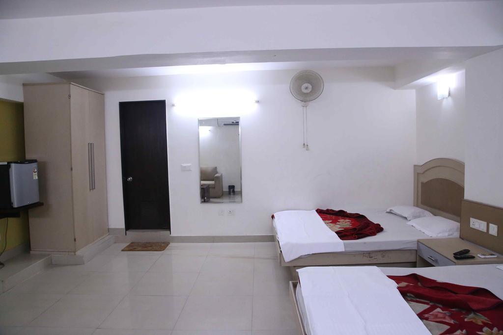 Hotel Durga International Nueva Delhi Habitación foto
